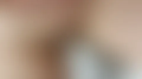 Meine P***y ist schon nass und wartet nur darauf, von dir verwöhnt zu werden 😏🍑
