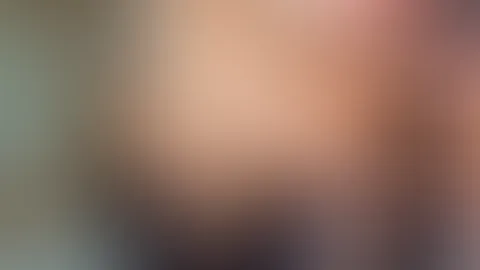 Würdest du mich schön von hinten nehmen? Wie ein braves Mädchen… gehorsam auf allen Vieren, und ich halte still und warte darauf, wohin du deinen schönen, harten S*****z in mich schiebst, mmm? Oder