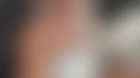 Guten Morgen! Schreib mir eine Nachricht falls du mir das Frühstück ans Bett bringen würdest :) Würde dich auch nackt in Empfang nehmen !