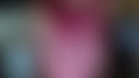 Die Vorbereitungen starten, ich bin soo horny, und hoffe mir sehr das die Nachbarn alles hören uns zustoßen und mitmachen 🔥💦