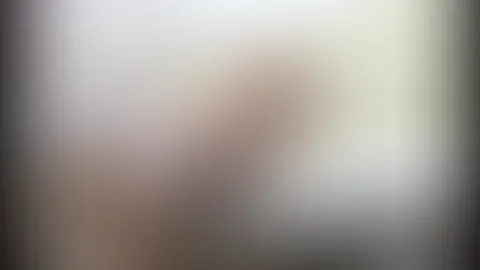 In der Gefängnisklinik geht es ab. Und heute hat wieder die geile Dr. Nora Dienst. Sie weiß wie sie mit ihren Patientinnen umgehen muss. Doch diesmal nimmt sie mich ganz schön ran. Der Pumpplug sitzt