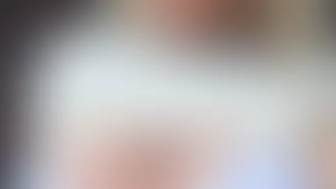 Guten Morgen, ich wünsche allen einen schönen Freitag. Heute bleibe ich zu Hause, hier ist es einfach zu windig.