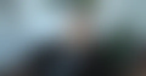 Die Miete ist zu spät! Kannst Du nicht zahlen, fliegst Du raus...eigentlich! ;) Denn ich, Deine gemeine Mitbewohnerin, habe eine fiese und geile Idee... Du w***st und dann musst Du Dein S****a lecken,