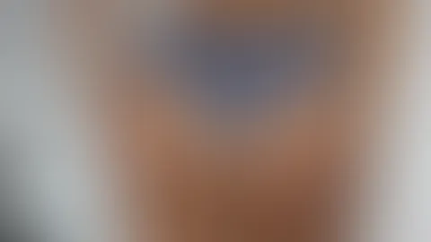 Das Wochenende ist da und ich möchte euch mit diesem Video ein kleines Highlight schenken. Meine weichen Kurven, meine natürliche, ungezähmte Schönheit und meine Lust sind bereit, euch zu verführen. �