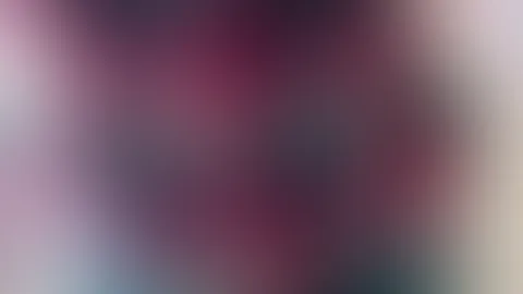 Magst du Jeans? Und ein Hemd? Dann ist das hier genau für dich… Ein Striptease bis ganz nackt… Jeans und Hemd aufknöpfen, langsam erst nur in Dessous und dann ganz nackt… Pack deinen S*****z und w***s