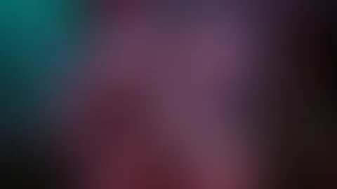 Beine gekreuzt, Macht entfesselt. In diesen durchsichtigen Netzstrümpfen werde ich dich dazu bringen, jede Linie sehnsüchtig nachzuzeichnen. Wer ist mein ergebener Fußsklave heute Nacht? /Legs crossed