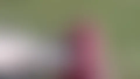 Weiter geht’s 😈 Was denkst du, wie viele verschiedene Strumpfhosen habe ich? 😉🦵🏼Gestern gab es ein geiles Fußdate… massieren, riechen & lecken.. und Zehen lutschen. 😈🦶🏻