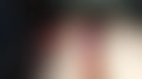 Was gibt es eigentlich geileres als den plug im a***h und den lush in der F***e? Ich sag es dir.... dich hinter mir wie du mich aufs bett stößt das ich auf allen 4 vor dir bin. Mein a***h prallen und 