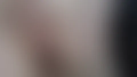alleine im Schlafzimmer