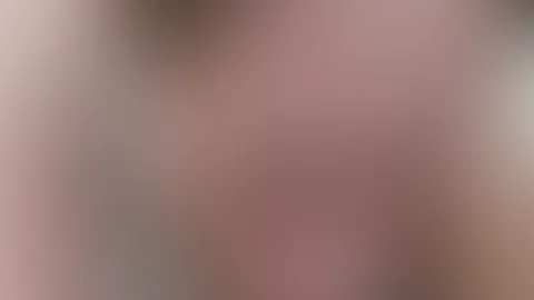 Dildo Blasvideo mit Tränen in den Augen