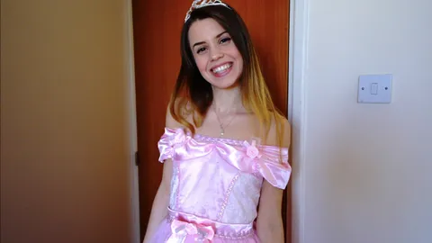 Geile Überraschung für süße Prinzessin!