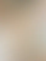 Meine M****i ist so feucht und pochend, dass sie verwöhnt werden muss... :)