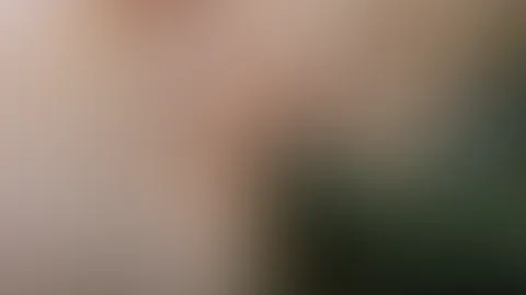 Mein großer Freund ist endlich da und ich musste ihn sofort ausprobieren. 😈Schaut mir zu wie diese F**kmaschine mich gründlich vögelt. Es war der Wahnsinn 🙈😈