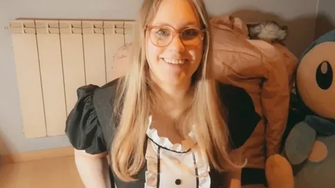 Die böse Maid und der erste Plug 🤫