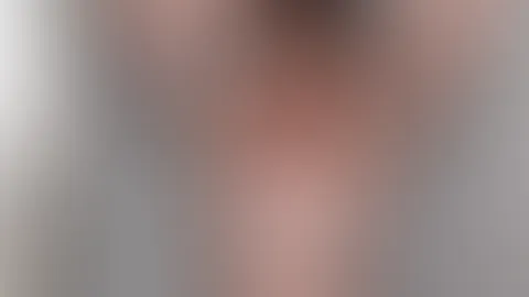 Jetzt wird’s fruchtig, feucht und fucking frech! Saftige Abkühlung gefällig? 🍉💦 Ich hab da was richtig Frisches für dich…Aber ich verspreche dir eins: Kalt wird dir danach ganz sicher nicht.Eher ver