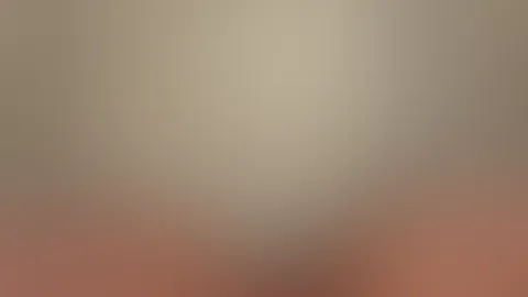 SweetyMaus is geil und macht es sich am WC