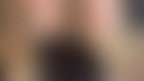 Dieser Blick ist gefährlich 😏Ein bisschen frech, ein bisschen heiß – und vielleicht bringe ich dich damit auf Gedanken. 🔥💋