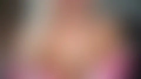 Noch jemand da? Ich bin online falls du Lust hast und mir das auspacken willst!