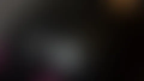 Das Leder spannt an den richtigen Stellen, oder? 🔥 Wer will wissen, wie weich es darunter ist?