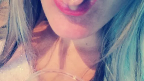 Mundbilder Eierlikör lecken Wurst im Mund 👅👄💋