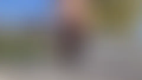 Möchtest mir wohl zwischen die Beine Schauen