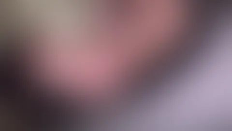 Langsam gleiten meine Hände über meine Haut, ich betone jede Kurve, jeden Schwung… meine Brüste glänzen im Licht und warten nur darauf, dass du sie genießt 🤍🔥