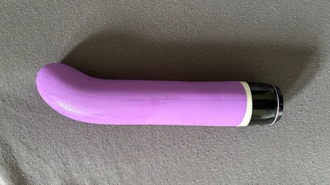 Orgasmus mit meinem langen Vibratorđ