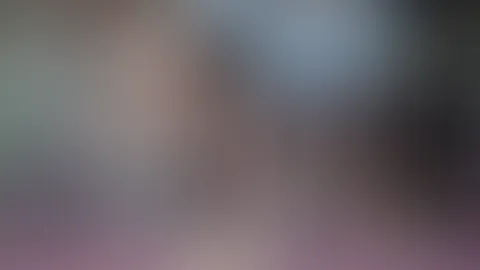 Gamergirl squirtet beim Zocken! Wenn das die Jungs wüssten! Heute wird gezockt und gesquirtet! Denn auch eine Emmi ist mal geil beim Zocken... wobei ich gestehen muss meine M****i zu w*****n macht da