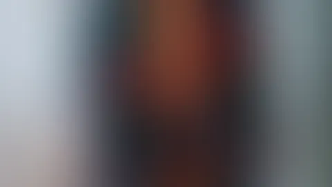 Eine kleine Verführung für einen schöneren Weihnachtsmorgen… 🎄😊 Ein zarter Tanz in Dessous, die kaum etwas verdecken… 🤭🙈