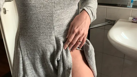 Strip, Dessous, einölen, Spielzeug und Selbstlove for you. 14 Minuten