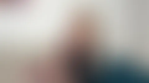 Im Swingerclub gibt es einiges zu entdecken und vor allem die berühmten Spielwiesen. Aber was kann man sich darunter genau vorstellen und wie verhält man sich da? Fallen da alle direkt übereinander he