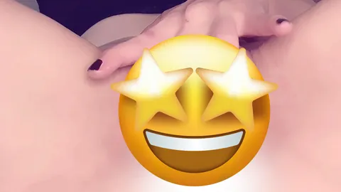 Auf dem Bett bis zum Orgasmus gefingert!!