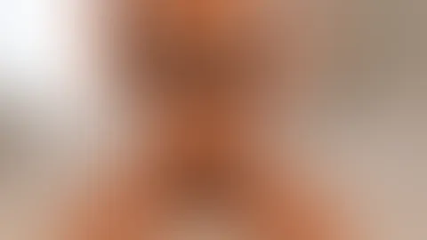Schon wieder so ein heißer Tag... schnell was ausziehen 🥵