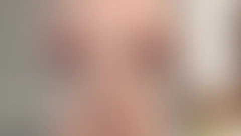 Boddy und Titten zeigen + meine M****i von ganz nah .... hmmmm.... ist das lecker anzusehen