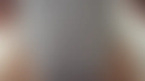 Stell dir vor ich würde deinen s*****z so abreiten und meine Hände währenddessen von meinen Titten weg nehmen 😈🥵