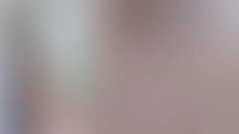 Schau dir mein kleines Video im Feed an đ„....Ich spiele mit meinem Dildo unter meinen Achseln đ„”