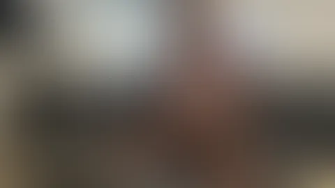 Zwischen Umzug und Kartons wegräumen, wäre ich dafür die Couch einzuweihen 😈