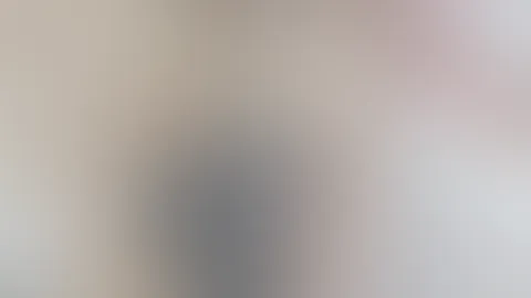 Hör zu, wie schön es flutscht u schmatzt während ich es meiner P***y besorge