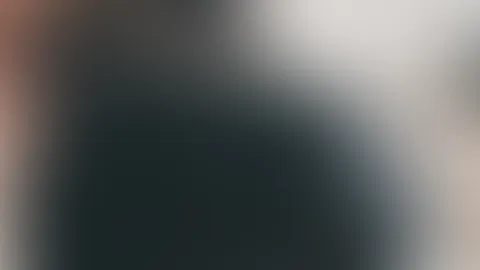 Hi Darling, aktuell ist es ja ziemlich ruhig hier 🤫 zeig mir doch, dass du aktiv bist, darum eine Challenge: Ich bin heute Abend bei einem Geburtstag. Ich nehme den Lush mit. Jede Aktivierung wird be