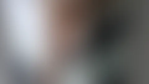 Willst du sehen wie es ohne Höschen aussieht?đđ