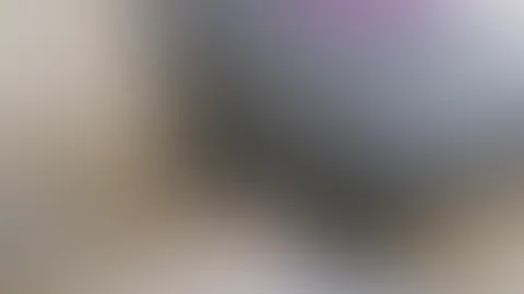 Guten Morgen ihr Lieben ☕🤍 Ich mache es mir gerade gemütlich auf dem Sofa und genieße den Morgen ein bisschen ✨  Heute hätte ich total Lust auf schöne Gespräche, ehrliche Vibes und vielleicht eine be