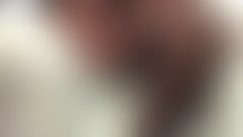 BEIM F**KEN AUF DEINEN S*****Z GEP**ST! Hallo mein Lieber! Du hast es dir gewünscht und natürlich mache ich das! Ich f**ke mich richtig geil mit deinem S*****z und dann p**se ich meinen warmen Goldene