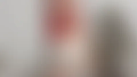 Mein top hier ist extrem durchsichtig 😋 Du kannst alles sehen 😉 Soll ich es komplett ausziehen für dich ? 🔥