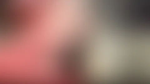 Naturgeile MILF f**kt sich mit Dog-Dildo đ