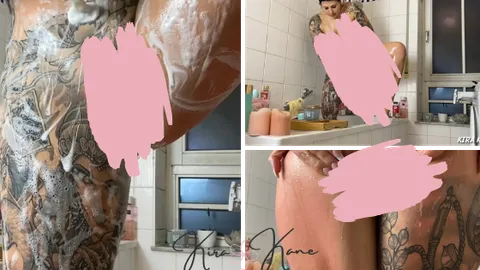 Komm mit unter die Dusche