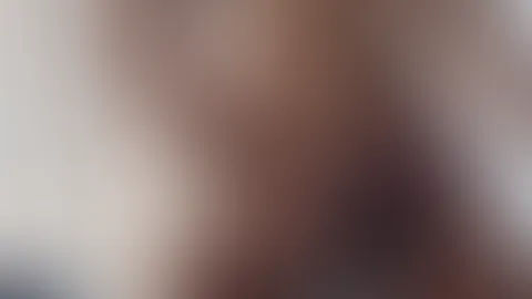 Schatz... schau mal, welches Höschen ich nur für dich angezogen hab. Siehst du diesen großen, harten Strapon? Sag ehrlich... willst du, dass ich in dich reinkomme? Willst du, dass ich deinen engen Ars