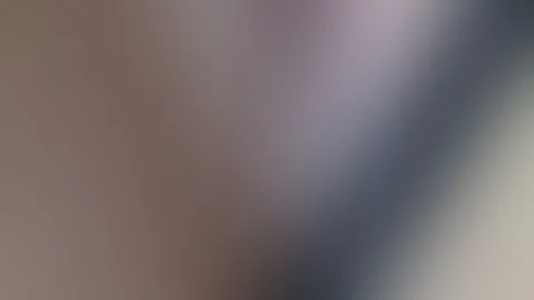 Auch im Hotelbett kann ich es mir nicht nehmen an meiner P***y zu spielen wenn alle noch schlafen đ€«