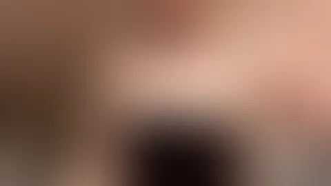 Heute gibt’s mich ganz nah und ungefiltert… nur für dich 😉 Zöpfe, ein frecher Blick und Gedanken, die du lieber hören willst… Sag mir, worauf du gerade Lust hast 💭