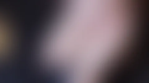 Hilfe! Versohlt mein A***h mit seinem riesen S*****z
