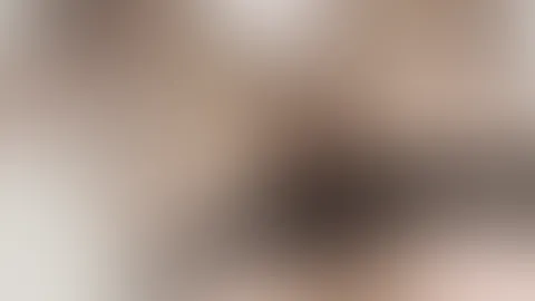 Puh was war das? Ich habe meine Beine mit einem Gürtel zusammen gebunden und habe zwischen meinen Schenkeln ein Massagegerät platziert. Puh, mein Slip war noch nie so schnell, so nass.😳🙈🤯 Schau dir